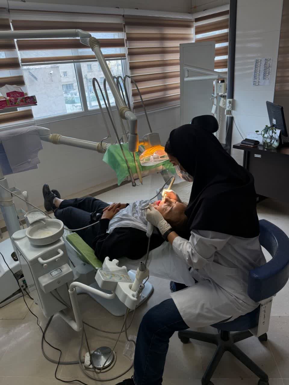 اجرای برنامه بازدید و نظارت توسط واحد دهان و دندان شبکه بهداشت و درمان ملارد   